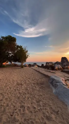 Keren Santetnya#pantaibangka #wisatabangka #bangkabelitung #avengedsevenfold #senjasorehari 