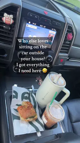 Car sitting with the seat heater ✅ #expedition #fordexpedition #carhacks 