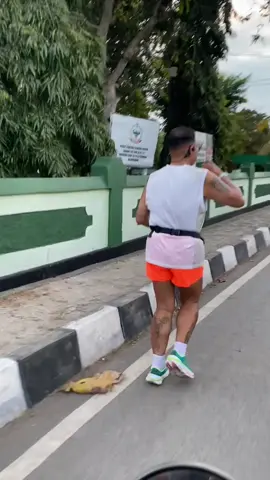 @NonaVae💃🏻  tall hobi kss takuju oma @🌈moomoo   Ee 🤣🤣🤣 Ngakak smpe desemberr 🤣🤣 #nttpride🏝🔥  #kefamenanuttu 