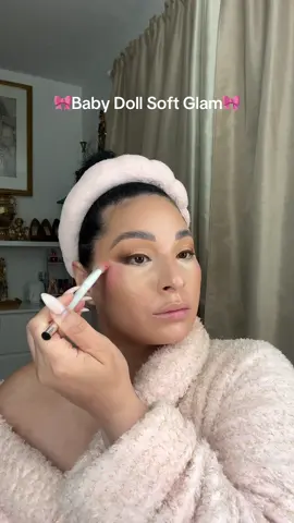 Using all of my favorite makeup products 🫶🏻 @Huda Beauty @🇬🇧MADEBYMITCHELL🇬🇧 @milkmakeup @maccosmetics @urban decay @KimChi Chic Beauty @Juvia’s Place @makeupbymario @Patrick Ta Beauty @Paige Louise @elfcosmetics #fyp #softglam #babydollsoftglam #pinklipcombo #pinkblush 