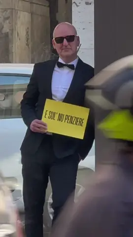 In giro per Napoli per fare un karaoke artigianale della mia canzone #ultimodesiderio 