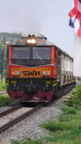 Alsthom 4206 ขบวนรถเร็วที่ 111 ผ่านสถานีบึงพระ จ.พิษณุโลก ครับ ❤️ ##train##thailand🇹🇭##รถไฟสายเหนือ##รถไฟไทย##railway