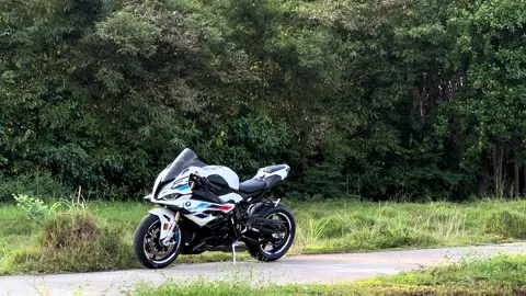 #တစ်ကောင်တည်းပဲ #bmws1000rr #fyp #foryoupage #