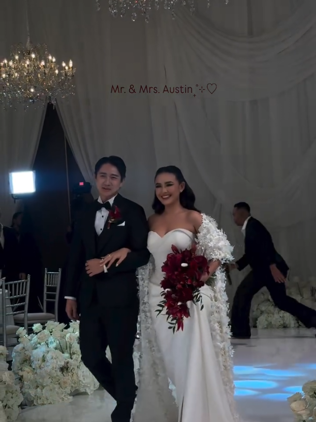 mr Austin & mrs Austin #amandamanopo #kennyaustin #amandamanopomenikah 