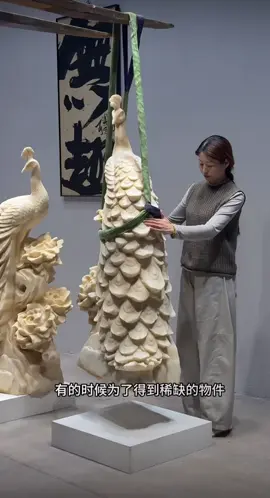 Công và mẫu đơn…. #mộcuyểnthạch #decorphongtra #đádecor #đámỹnghệ #tượngđá 