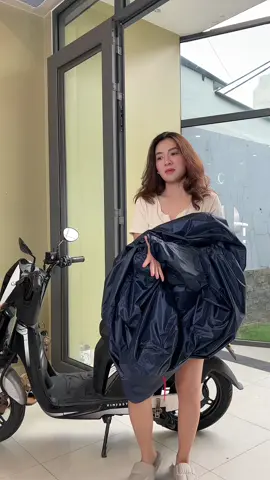 Áo mưa vải dù dày bít kín che mưa được lắm nha #aomua #aomuabitkin #aomuachongtham #aomuadixemay #cohieuriviu 