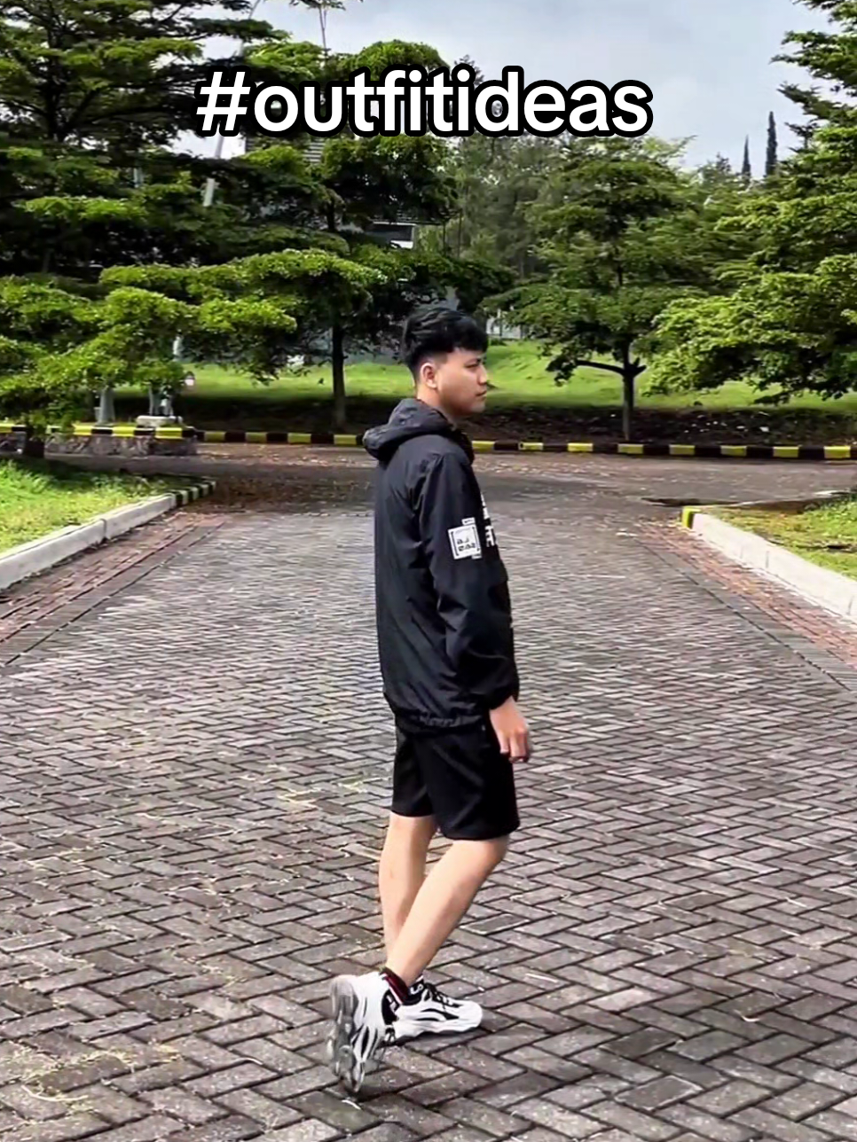 Rekomendasi outfit jalan pagi di pegunungan, langsung cek keranjang kuning ya👆 #fyp #outfitideas #affiliatemarketing 