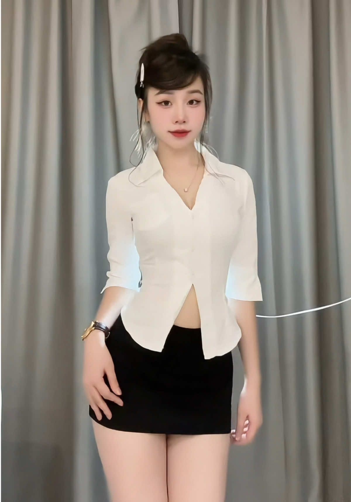 Cứ bị thích dao diện cô thư kí🤭 #xh #fyp #viral #LeNga #trending 