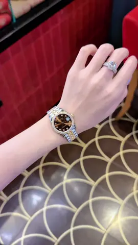 Màu chocolate quốc dân form siêu ưng😘#dongho #donghodep #nghiendongho #donghonu #xuhuongtiktok 