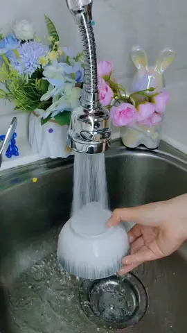 With this pressurized, splash-proof faucet, washing vegetables, dishes, and sinks is much more convenient #kitchen #faucet