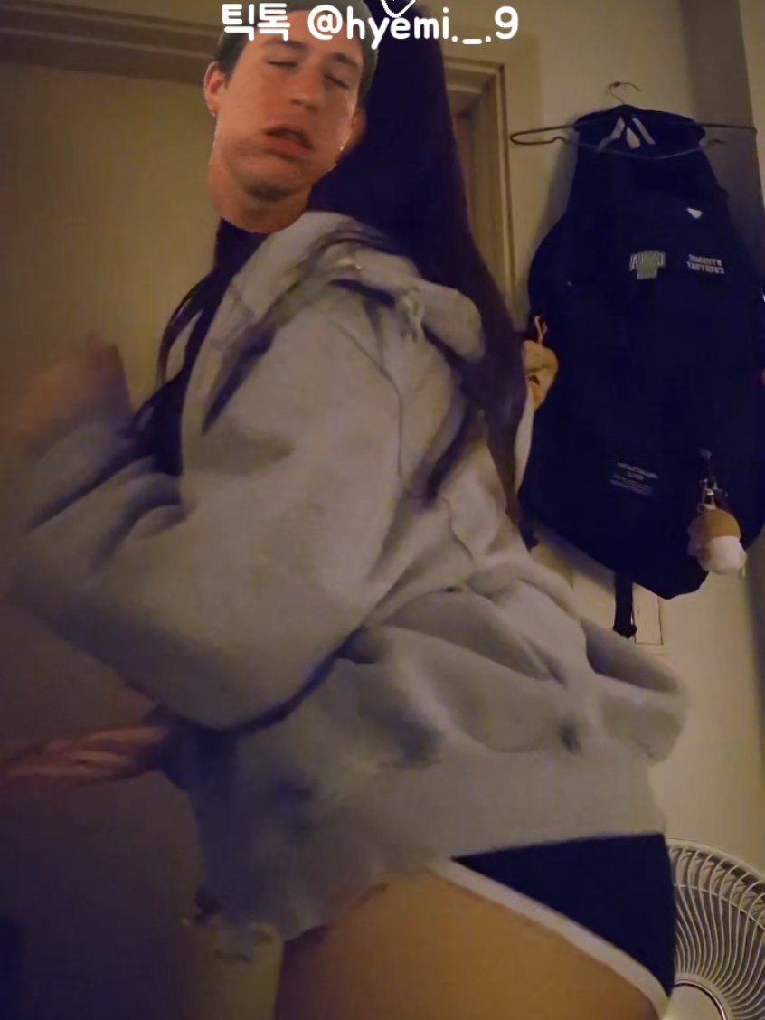 준우 디따 재미땅 . . . . . . . . . . . . . . . .. . . .. . . . . .. . . . . . . .. . .. . . . . . . .. . . . . . . . .. . . . .. #고딩 #설마해시태그하나만달았는데추천에뜨겠어 #fyp #춤 #07 