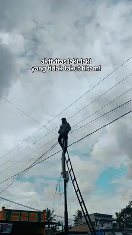 seru nih kalau begini kerjanya. salam teknisi waifi 🫡👷🏿‍♂️👷🏿‍♂️ #CapCut #teknisiwifi #fiberoptics #fyp #aesthetic 
