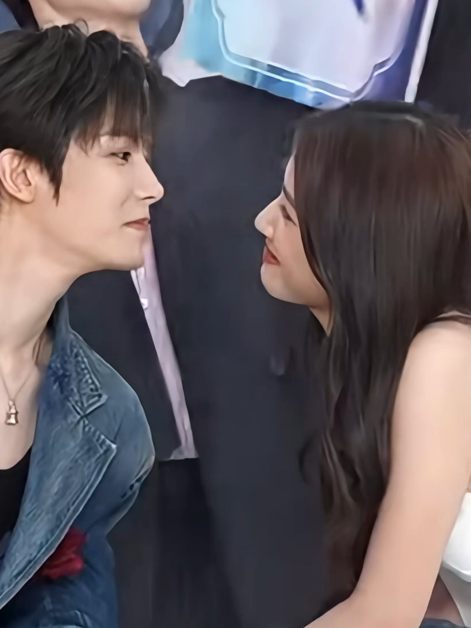 (re-upload) mingzai kalau udah berdua, semuanya orang ngontrak 😭🫵 btw siapa yg salting? akulah😭☝️ #houminghao #luyuxiao #loveintheclouds #fyp #chinesedrama
