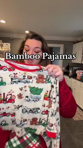 Finally—cute holiday PJs for everyone 😍 These bamboo sets are soft, breathable, and perfect for matching photos or cozy movie nights. And yes… they’re actually adorable. 🎄✨ #kidsfashion #holidaypjs #bamboopajamas #tiktokshopcreatorpicks #TikTokShopFallDealsForYou