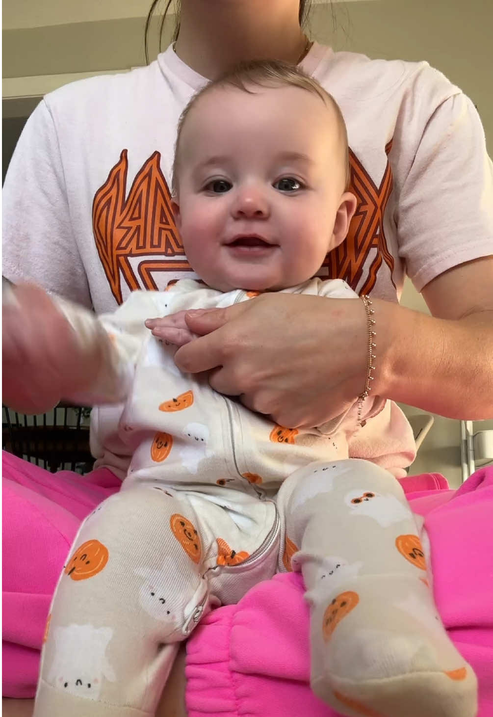 😅🥰 #babyswiftie 