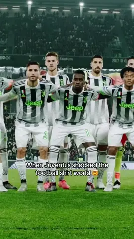 Back in 2019/20 Juventus shocked the football shirt world revealing this collaboration with PALACE. They’d managed to keep the whole thing a secret right up until the players took their pre-match jackets. We’ve just dropped selected products from the collab on the site 👆🛒 #fyp #juventus #palace #adidas #fashion 