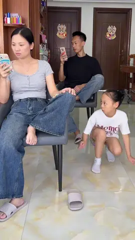 Mấy đứa ác hay sống thảnh thơi lắm đó quý dị 😂😂😂😂. Cười mún xĩu #cuoibebung #tiktok #hai #trungquoc #vietnam 
