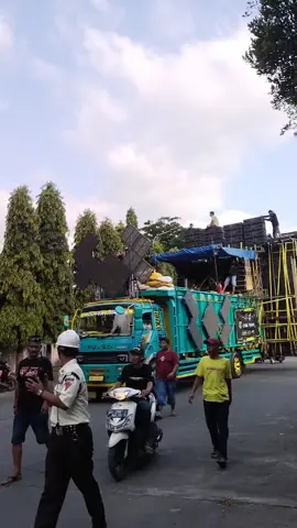 sido all in gampingan tah ora iki? @yt:MahardikaJR🩴 @riswandamahardika1 #riswandatheradiatorkingofmalang #riswandamahardika #allingampingan2025 #brutall #accgroup 
