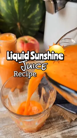 Third juice recipe truly feels like sunshine in a glass ☀️🧡 It was voted top 3 in my 30 Day Juicing Challenge, and I hope you love it too! Here's to a day filled with many reasons to smile! ✨️ #juicerecipe #freshjuice #orangejuice #namaj2 #coldpressedjuice 