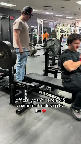 first time since i was 17 that i have to admit i cant bench 315. but i look so much better, feel so much better, and im proud of how far ive come. i will be back for this ❤️❤️ #foryou #fyp #gym 