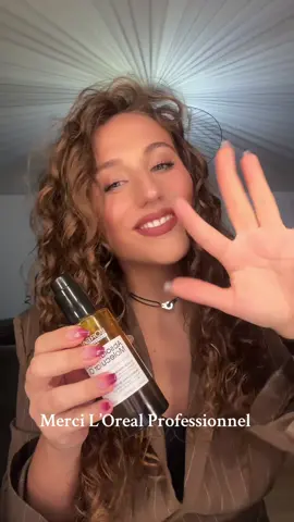 J’adore cette nouvelle huile de chez @L’Oréal Professionnel  Vous l’avez déjà testé ? Elle rend les cheveux tellement brillants.✨ * produit offert  #shaketoshinebeautycrew #ShakeToShine #ARMoil #lorealpro 