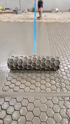 Mencetak Pola di Permukaan Se.men