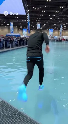 Новинка на выставке обувь для бега по воде. Всё самое свежее и новое с выставок Электронники. 