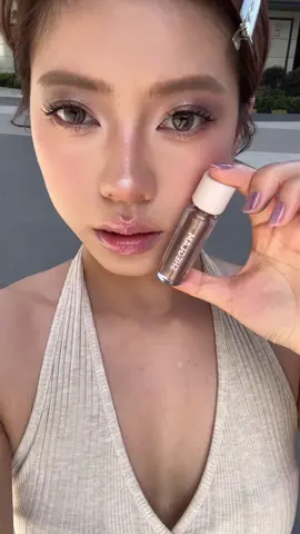 Easy yet effortless 💅 ID:132685528 #sheglammusthaves #makeuptips #eyeshadowtutorial #beautyhacks #SHEGLAM #glittermakeup