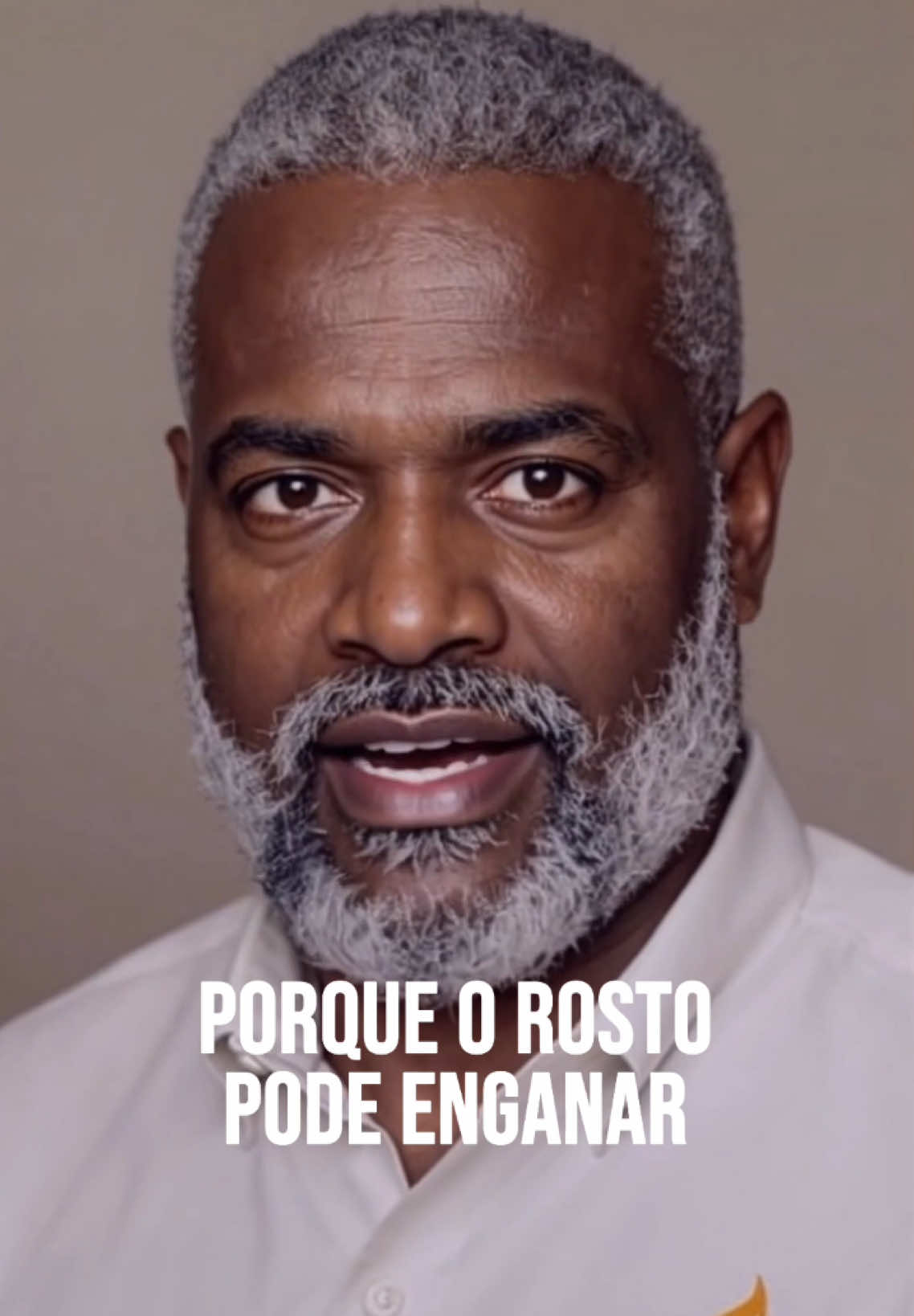 O Espelho da Boca  A boca revela mais sobre você do que o espelho.    Porque o rosto pode enganar, mas a palavra entrega o coração.    Quantas vezes você sorriu por fora, mas disse frases de derrota por dentro?    O rosto mostrava coragem, mas a boca denunciava medo.    É por isso que a Bíblia diz: “do que está cheio o coração, disso fala a boca”.    Se o coração está cheio de veneno, o reflexo será destruição.    Se está cheio de fé, o reflexo será vitória.    O espelho mostra sua aparência.    A boca mostra seu destino.    E o que você tem visto em si mesmo?