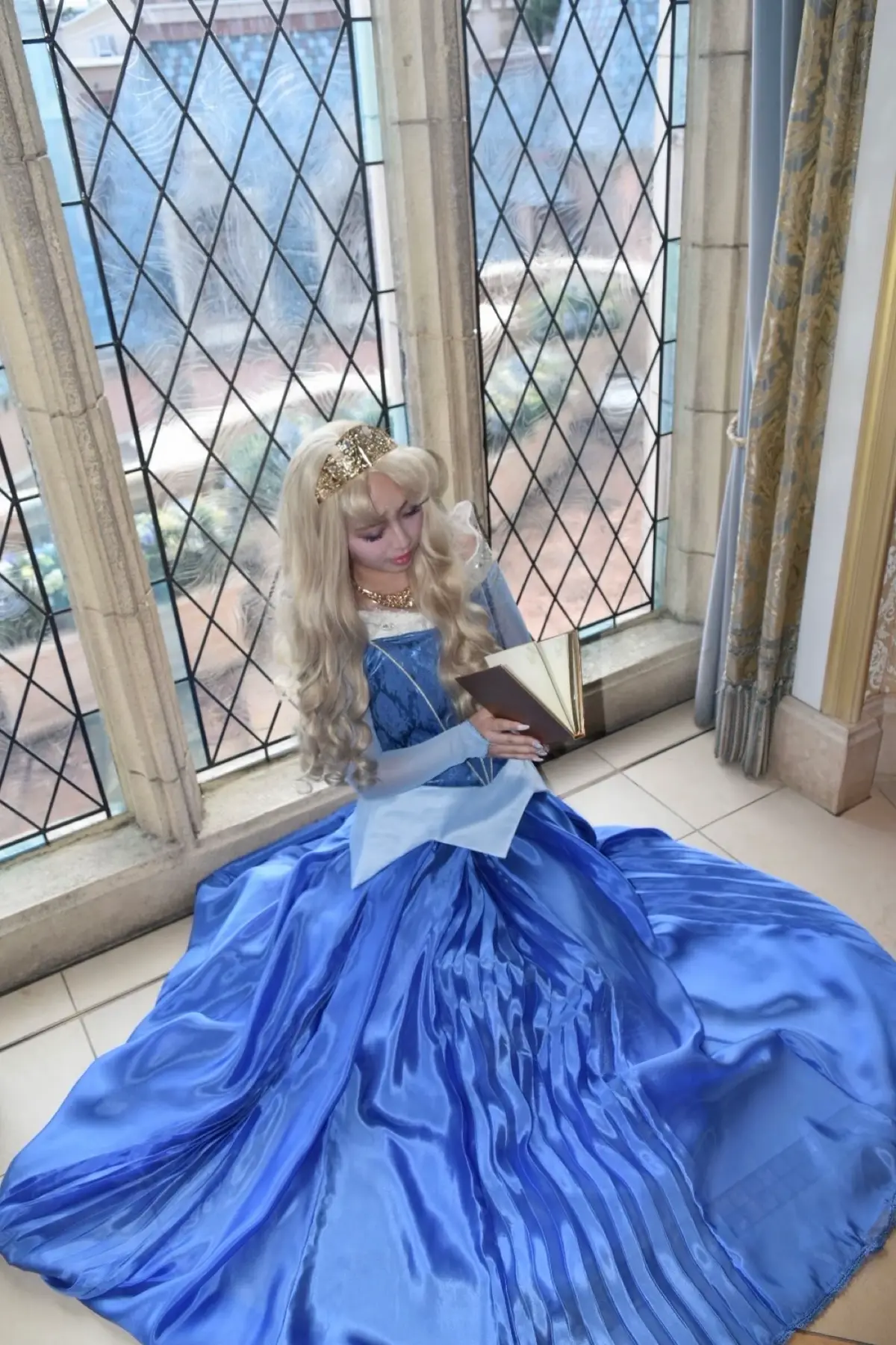 お姉ちゃんのオーロラ姫が可愛すぎる( ᵒ̴̶̷̥́◡ ᵒ̴̶̷̣̥̀⸝⸝)✨楽しかった♡ @梨 #dハロ #ディズ#ディズニーロラ姫