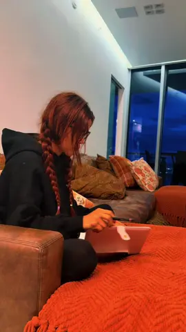 Tú eres el creador de tu vida. Actúa con conciencia y siempre con Dios de guía, luego confía 🫶🏽 Good morning  #RutinaDeMañana #Autocuidado #MujerConsciente #GlowUp 