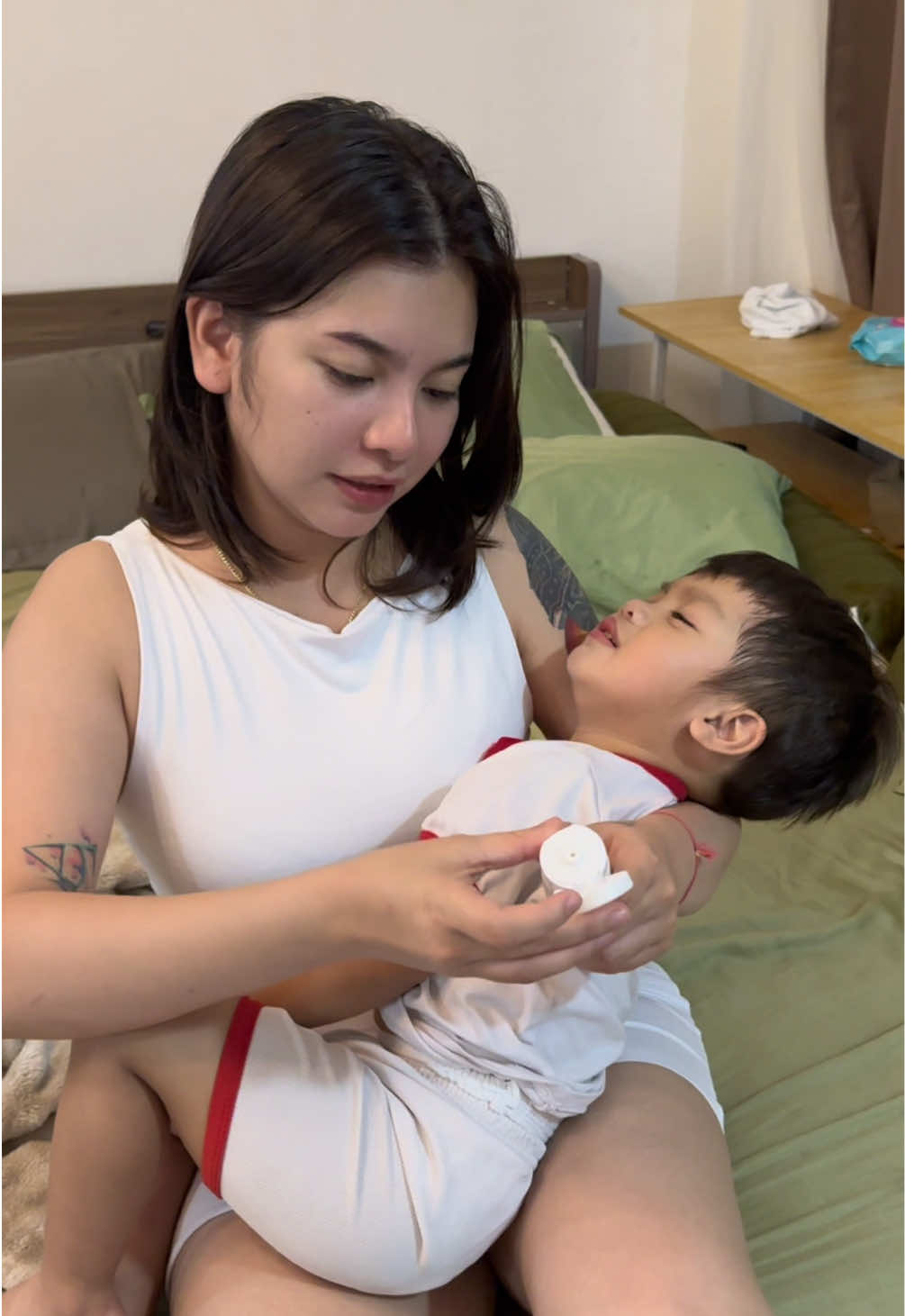 Mommies, hirap na rin ba kayo sa paulit ulit na rashes ni baby? 😢 #kamayninanay #kamayninanayrashcream 