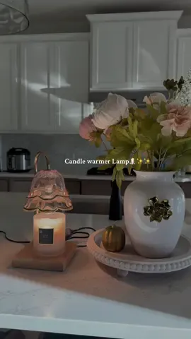 Please tell me I’m not the only one who didn’t know this candle warmer adjusts 😭 ✨ @Glasseam  #lampwarmer #tiktokshopfinds#cozyhomedecor#cozyhomehacks#glasseam 