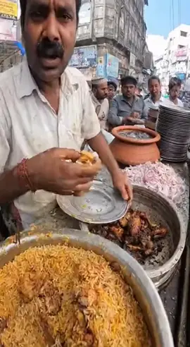 🤮🤢🤧🤮🤢🤮🤢🤮🤢 the least dirty food vendor in India #fyp #indian #indianstreetfood #🤮🤮  #foryoupageofficiall❤️❤️tiktok 