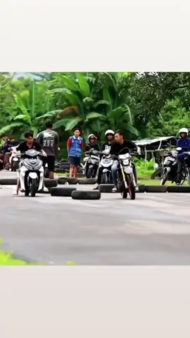 sempat rame nih vd #aeroxvscrf ndak jadi aku ambil CRF gara