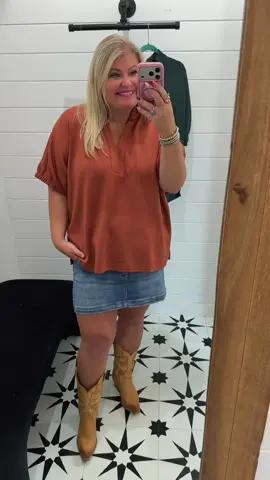When we love something, we just grab it in all the colors! #curvygirlies #boutique #comfycute 