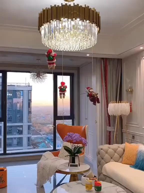 🎅 ¡Transforma tu decoración navideña en un espectáculo mágico! Nuestro Papá Noel Trepador sube, baja y canta villancicos automáticamente. Los niños quedarán fascinados viendo a Santa en acción mientras decora tu árbol, chimenea o escalera. ✨ ¡Convierte tu casa en un mundo de fantasía navideña! 🎄 COMPRA HOY #navidad #papanoel #tendencias #ecuadortiktok #Ecuador