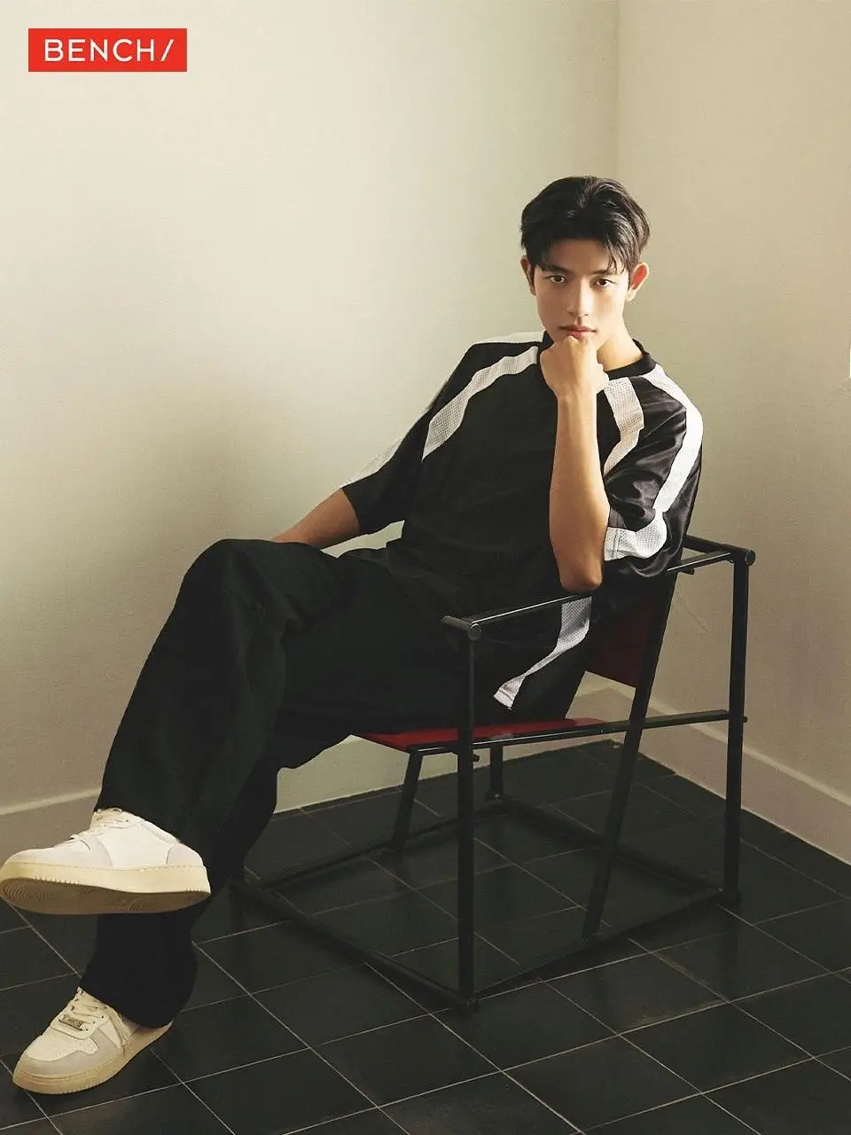 Lomon for Bench Photoshoot (part 14) him with black jersey, oh godd🔥 #parksolomon #lomon #foryoupage 