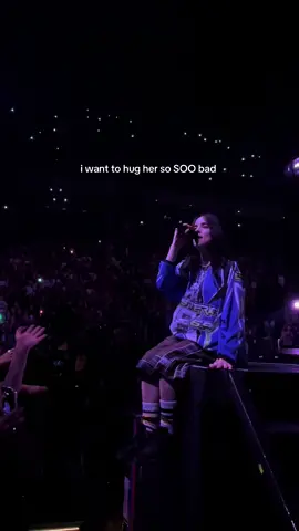 i hope she heard me or at least read my lips #fyp#hitmehardandsofttour#billieeilish#hmhas#billieeilishfan @BILLIE EILISH  