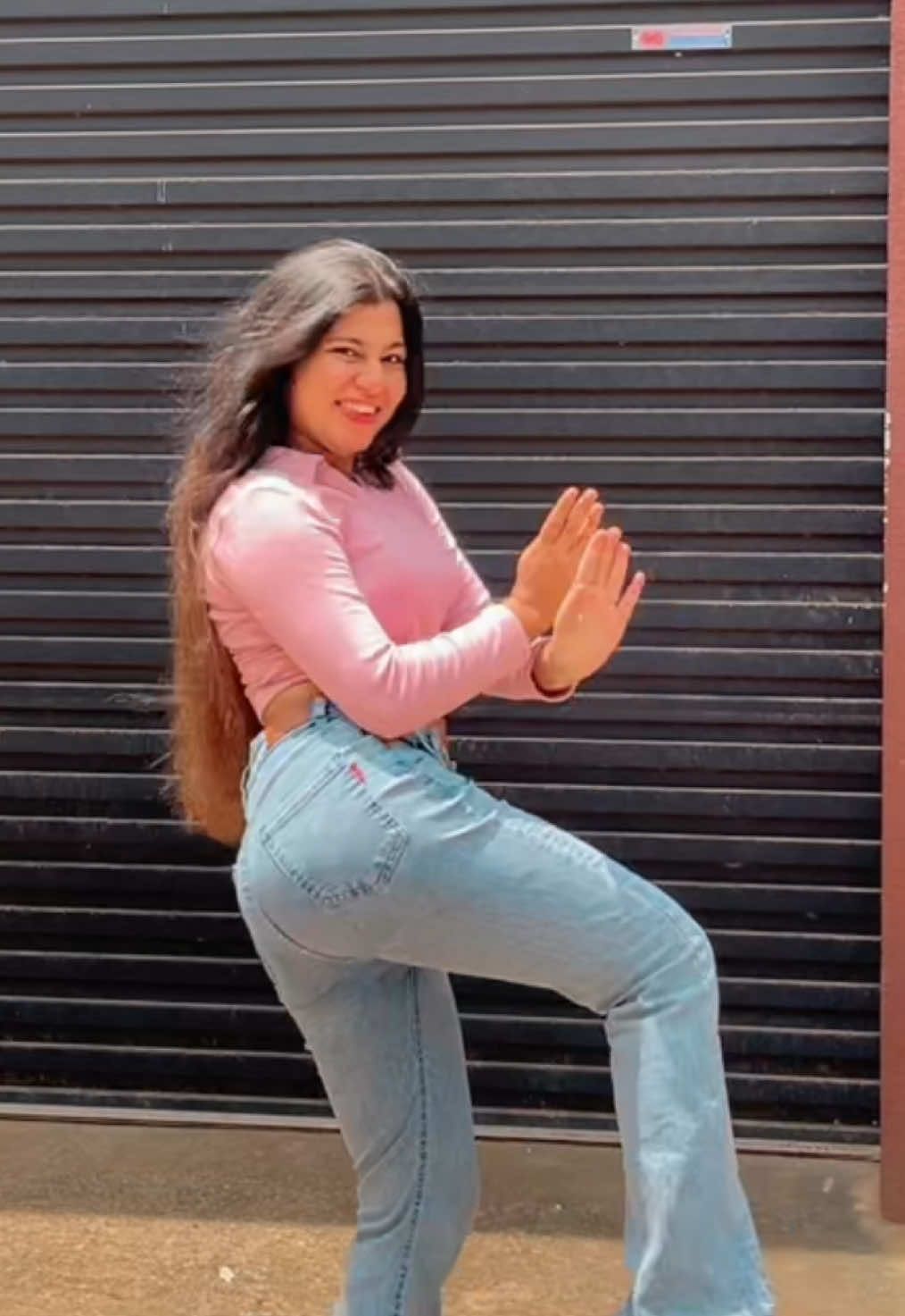 නටනවනම් ඇඟට දැනෙන්නෙ නැති වෙන්න නටන්න ඕනේ.🫢❤️#bollywood #dance #viralvideo #dancechallenge #fyp Dc: @Sadil Dancer @Sadil Dance School 