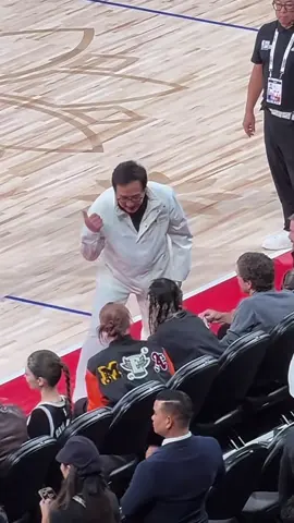 Jackie Chan interactions with Bada Lee and Tatter!!! at #nbachinagames2025  Cr- RedNote (49481122099) #badalee #tatter #jackiechan #davidbeckham 