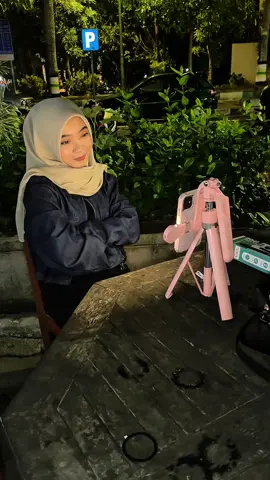 buat budget 100 ribuan nih worth it tripodnya, bahan udah kokoh, buat ngonten,review produk, ada remot sama lampunya terang bgt, bisa dipanjangin sampai 170cm jugaa, warnanya cantik multifungsi jjugaa, cus co!! #tripod #tripodmurah #tripodmultifungsi #rekomendasitripod #fypシ゚ 