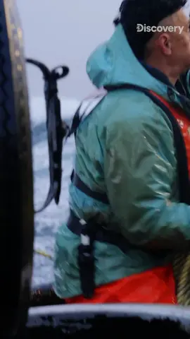 Hit the rails! The Wizard crew scrambles to set pots and dodge monster waves. #DeadliestCatch