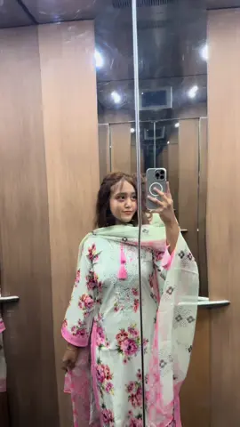 Pretty dress @Tashu's creation 