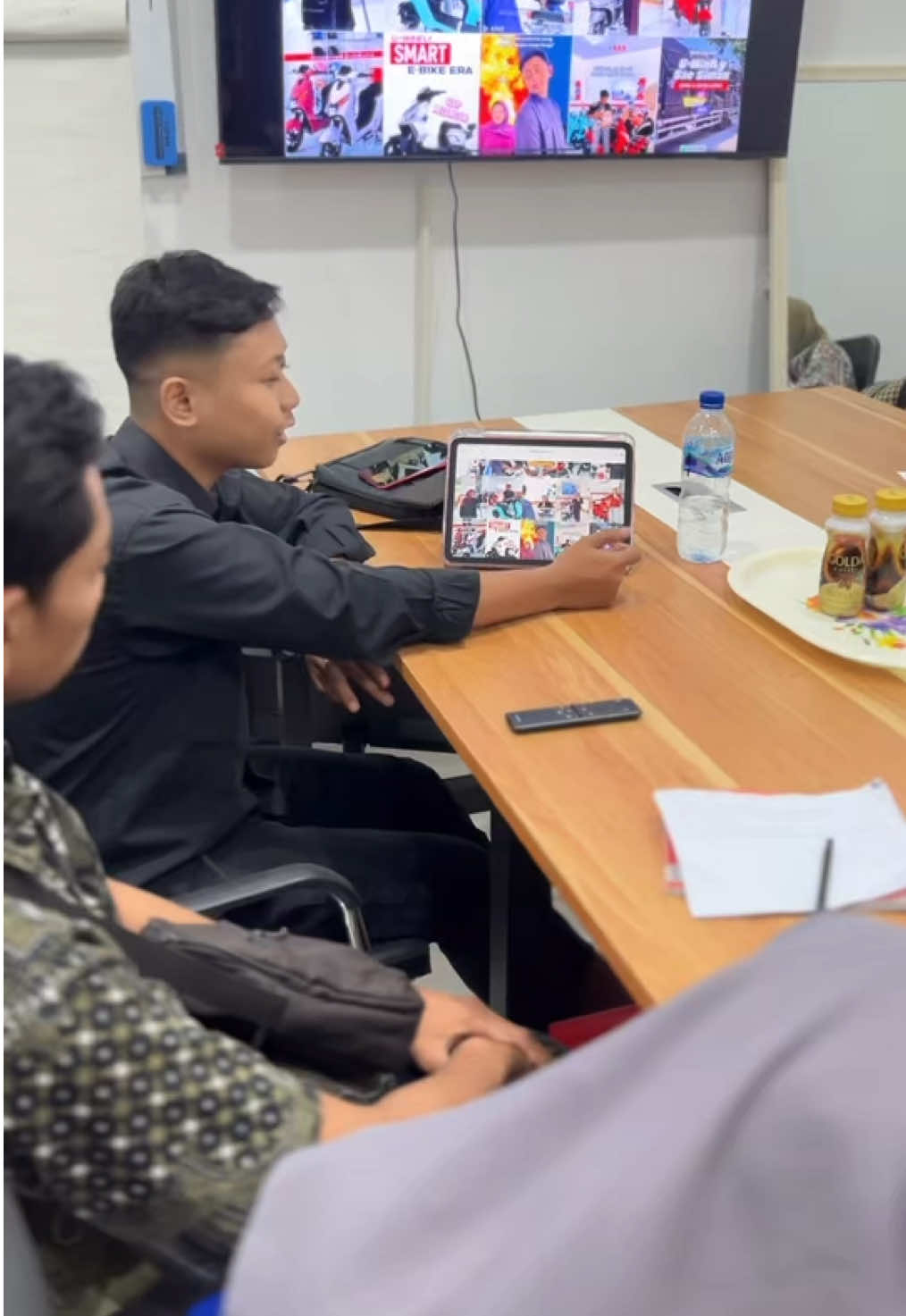 Senang bisa belajar bersama, ilmu tidak akan berkurang meskipun kita bagikan🙏🏻 For @society.media.id : Manajemen pendampingan media sosial perusahaan #fyp #ponorogo24jam 
