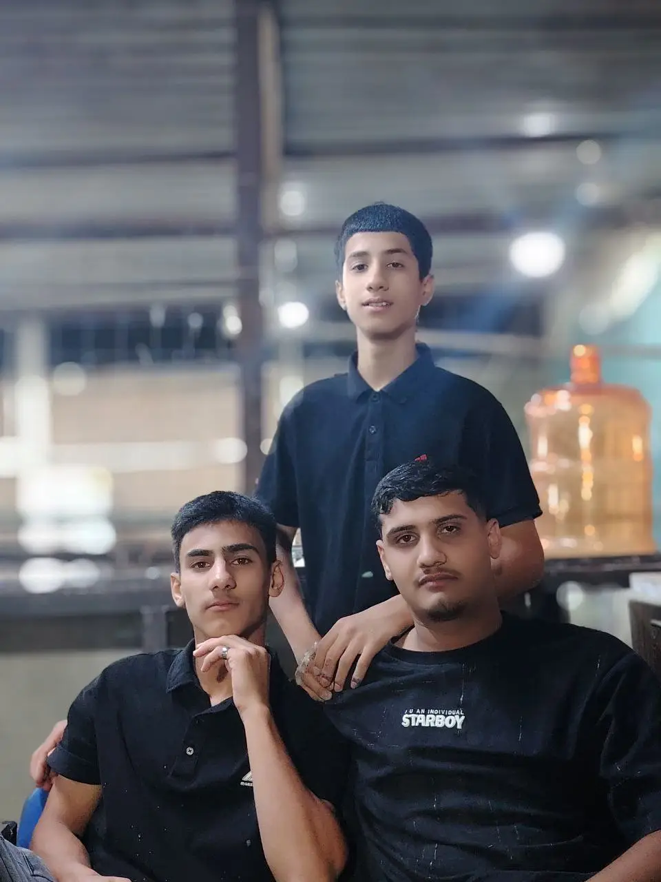 . .  .  .  .  المخلصين 
