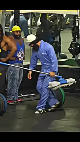 Anatoly prank with 😜🤭😓 Bodybuilders #anatoly #gym #anatolyprank #unitedstates #bodybuilding 
