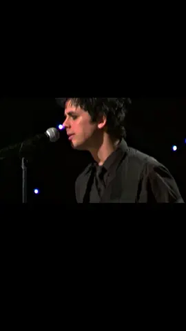 I WALK A LONELY ROAD #greenday #billiejoearmstrong #americanidiotgreenday #2005❤️ #mtv @Green Day 