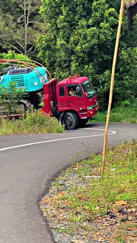 Semoga selalu dimudahkan dan selalu dalam lindunganNya 🤲🏻🤲🏻🤲🏻#pejuangrupiah #opratorexcavator #kobelco_sk200_10 #kuliproyek #bismillahfyppppppppppppp 