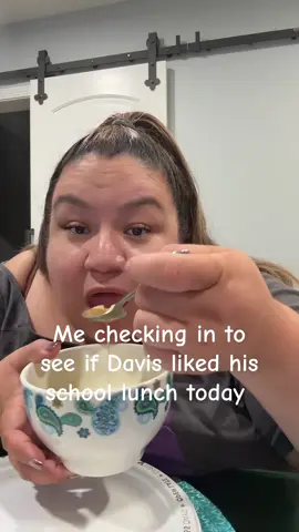 Shhh everyone!! My show is on! 😭🤣😂 #schoollunch #foodreview #davislunchreviews 